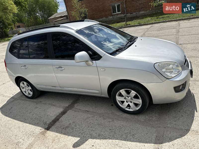 Мінівен Kia Carens 2006 в Полтаві