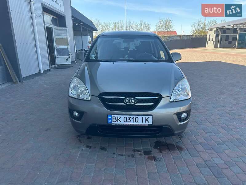 Мінівен Kia Carens 2008 в Сарнах