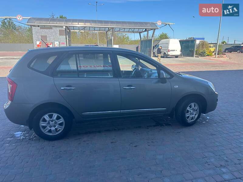 Мінівен Kia Carens 2008 в Сарнах