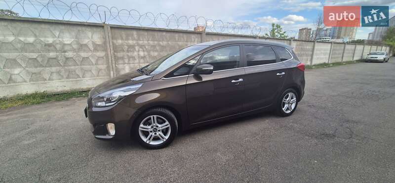 Микровэн Kia Carens 2015 в Киеве