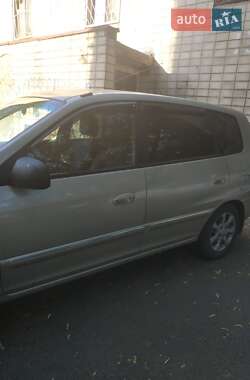 Минивэн Kia Carens 2006 в 