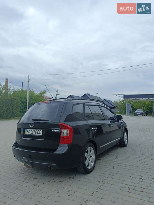 Минивэн Kia Carens 2007 в Борщеве