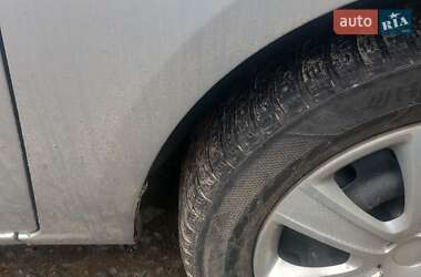 Мінівен Kia Carens 2008 в 