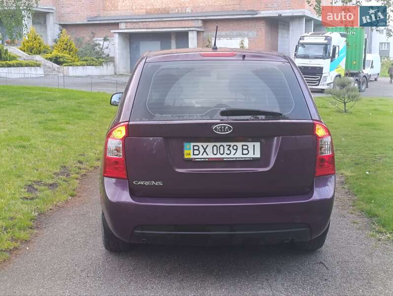 Мінівен Kia Carens 2008 в Хмельницькому