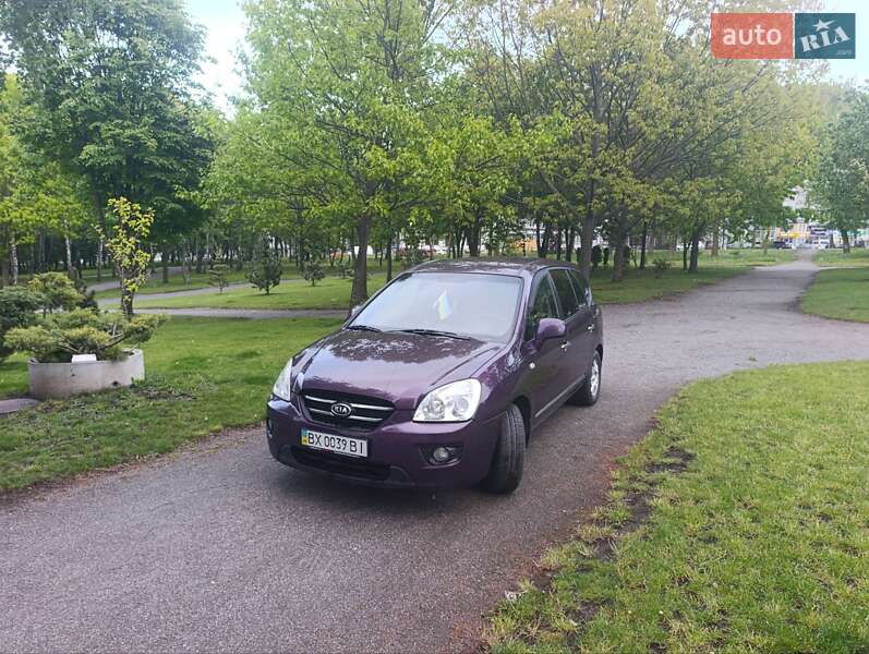 Мінівен Kia Carens 2008 в Хмельницькому