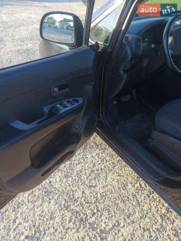 Мінівен Kia Carens 2008 в Одесі