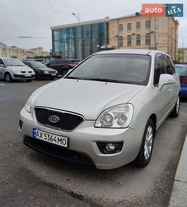 Мікровен Kia Carens 2011 в 