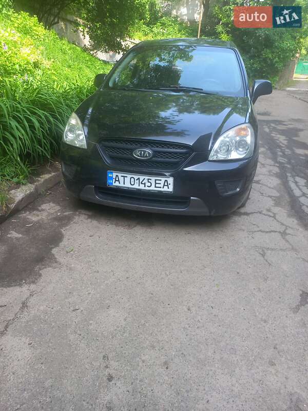 Минивэн Kia Carens 2006 в 