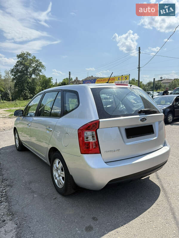 Минивэн Kia Carens 2008 в Сумах