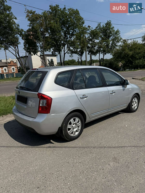 Минивэн Kia Carens 2008 в Сумах