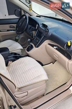Минивэн Kia Carens 2007 в Киеве