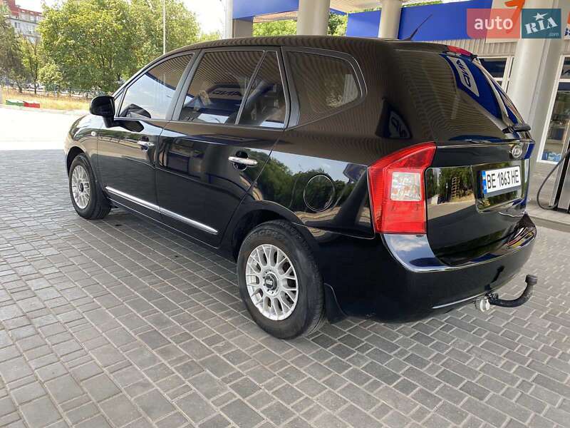 Минивэн Kia Carens 2007 в Николаеве