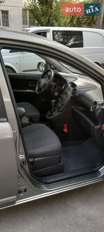 Мікровен Kia Carens 2011 в Києві фото 6 Мікровен Kia Carens 2011 в Києві