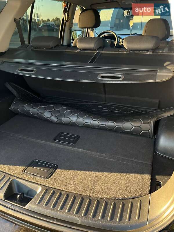 Мінівен Kia Carens 2006 в Дніпрі