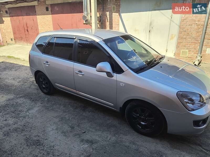 Минивэн Kia Carens 2008 в Хмельницком