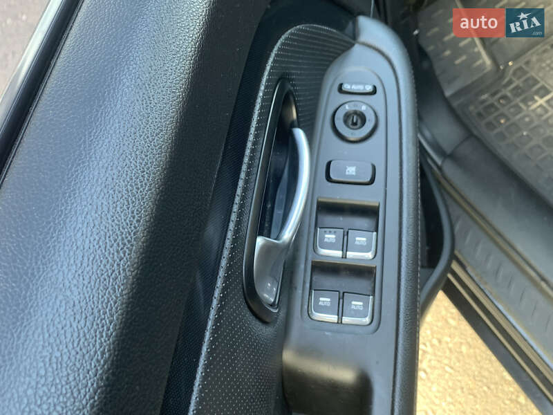 Мікровен Kia Carens 2016 в Рівному