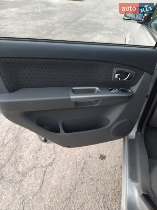 Мінівен Kia Carens 2006 в Рівному