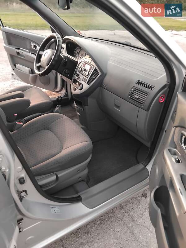 Мінівен Kia Carens 2006 в Рівному