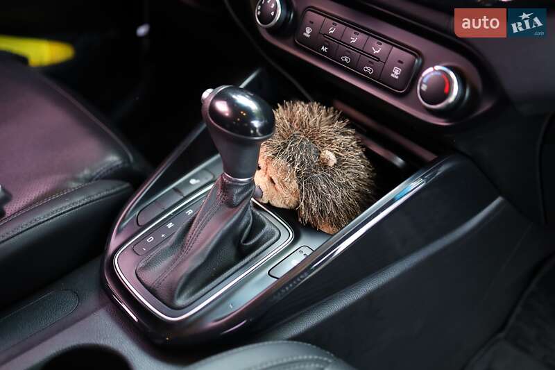 Микровэн Kia Carens 2017 в Киеве фото 16 Микровэн Kia Carens 2017 в Киеве