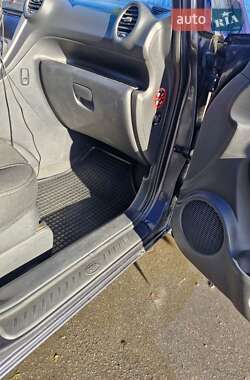 Минивэн Kia Carens 2008 в Виннице