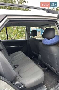 Минивэн Kia Carens 2009 в 