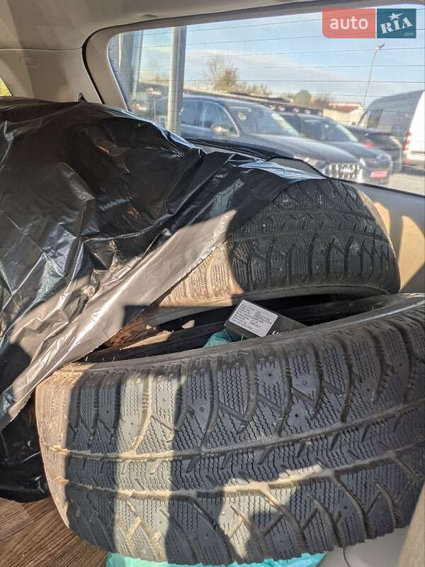 Минивэн Kia Carens 2007 в Львове