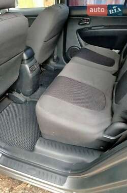 Микровэн Kia Carens 2011 в 
