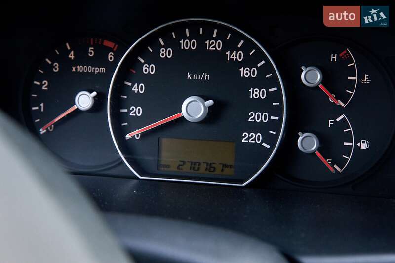 Минивэн Kia Carens 2009 в Звягеле фото 6 Минивэн Kia Carens 2009 в Звягеле