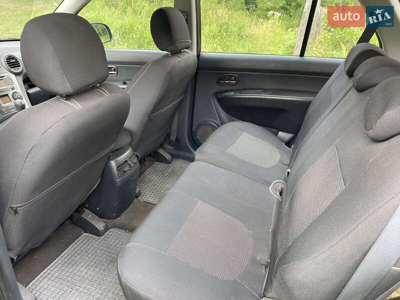 Мікровен Kia Carens 2011 в Івано-Франківську