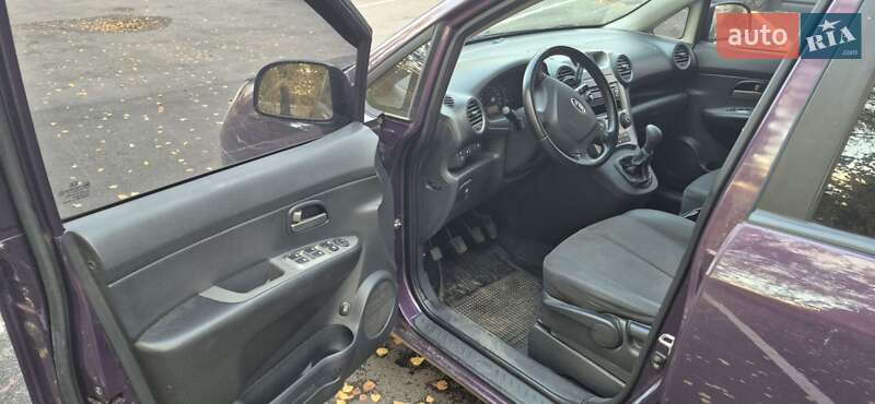 Минивэн Kia Carens 2008 в Золотоноше