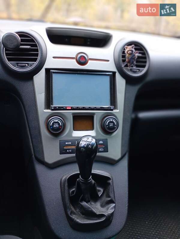 Минивэн Kia Carens 2008 в Полтаве