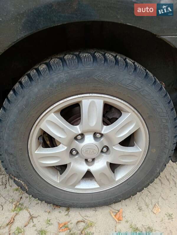 Минивэн Kia Carens 2008 в Полтаве