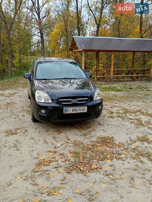 Минивэн Kia Carens 2008 в Полтаве