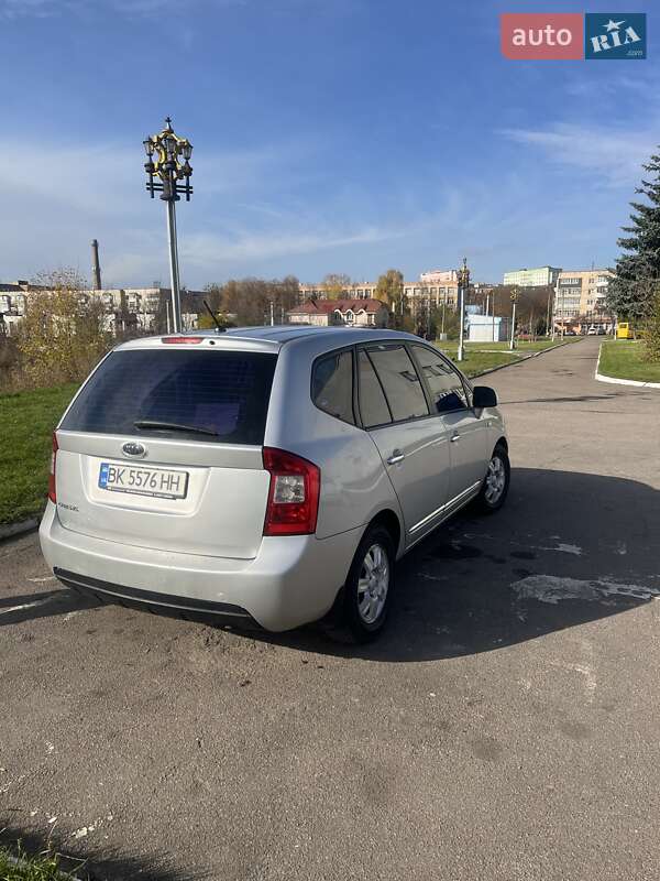 Мінівен Kia Carens 2008 в Рівному