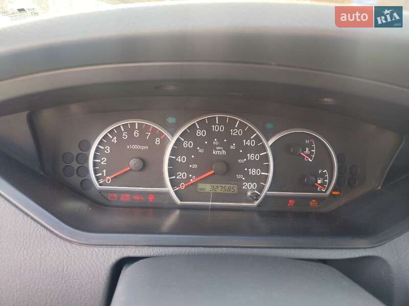 Минивэн Kia Carens 2004 в Броварах фото 12 Минивэн Kia Carens 2004 в Броварах