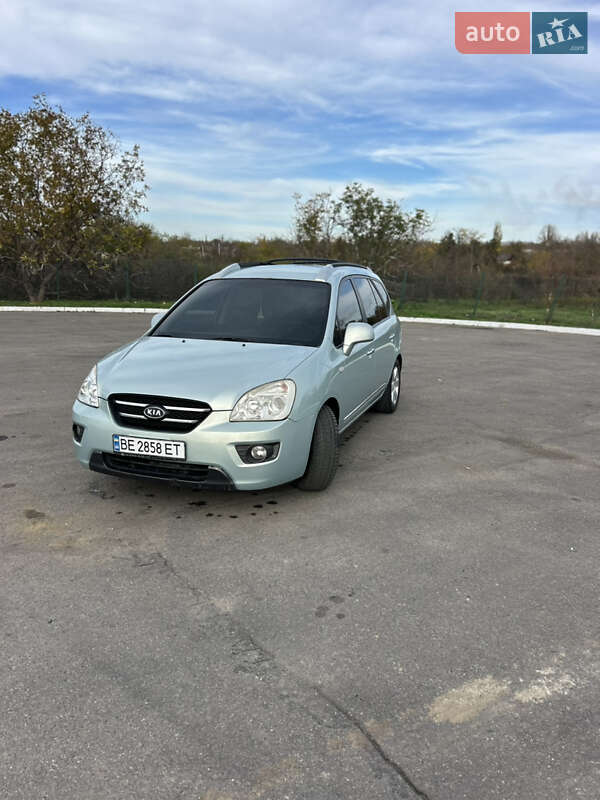 Минивэн Kia Carens 2007 в Новой Одессе