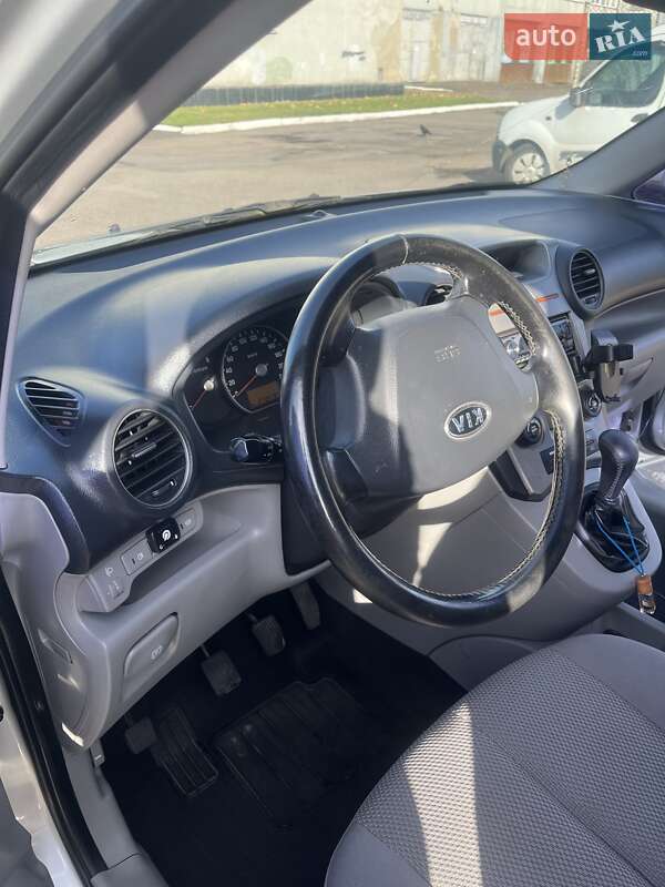 Мінівен Kia Carens 2008 в Рівному