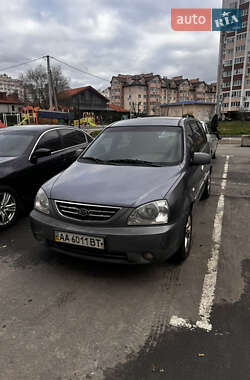 Минивэн Kia Carens 2003 в Киеве