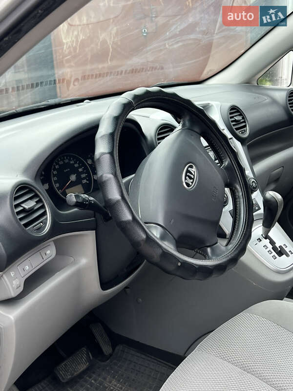 Минивэн Kia Carens 2008 в Белозерье