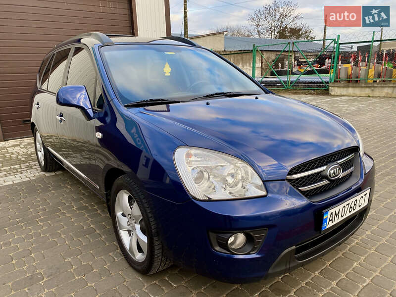 Минивэн Kia Carens 2008 в Житомире