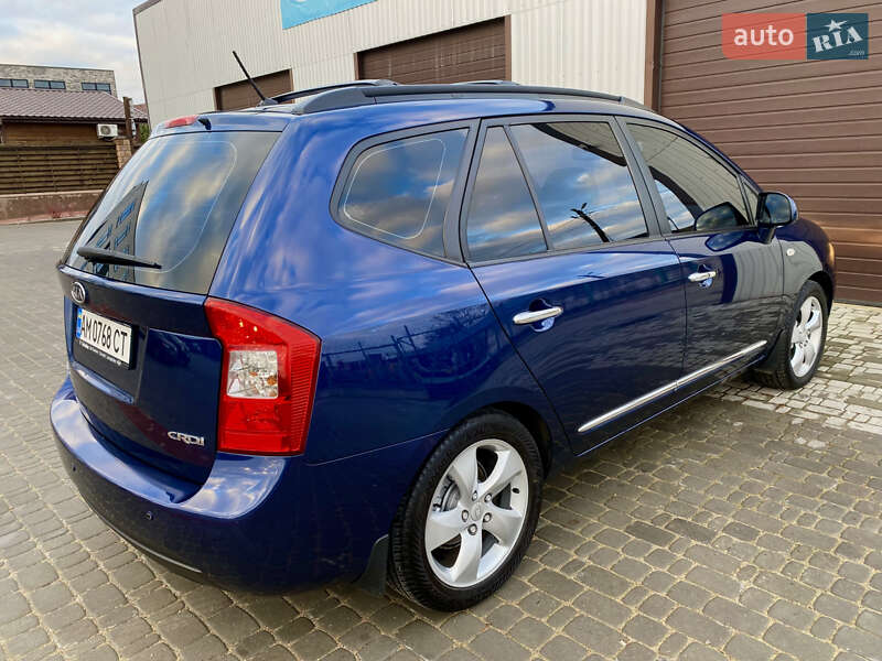 Минивэн Kia Carens 2008 в Житомире