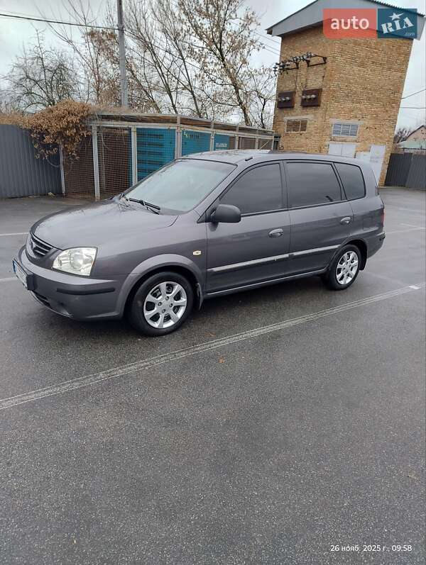 Минивэн Kia Carens 2006 в Киеве