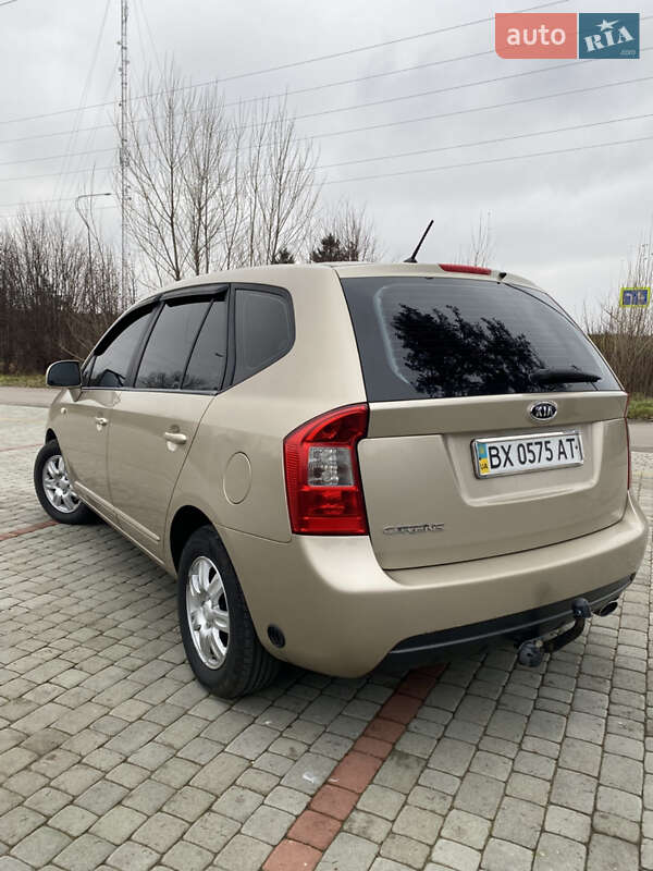 Минивэн Kia Carens 2008 в Староконстантинове