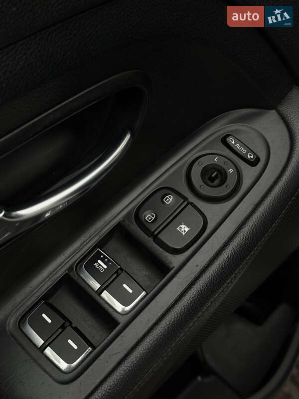 Микровэн Kia Carens 2013 в Киеве фото 15 Микровэн Kia Carens 2013 в Киеве