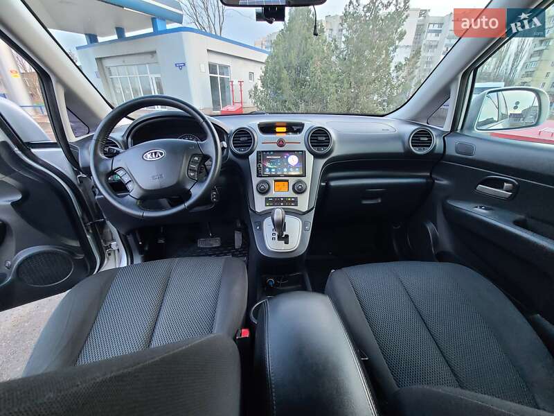 Микровэн Kia Carens 2010 в Николаеве