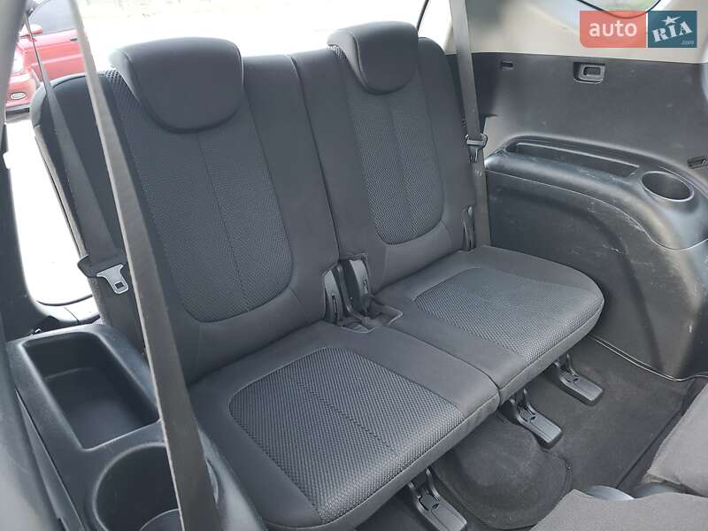 Микровэн Kia Carens 2010 в Николаеве