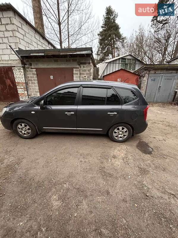 Мінівен Kia Carens 2008 в Києві