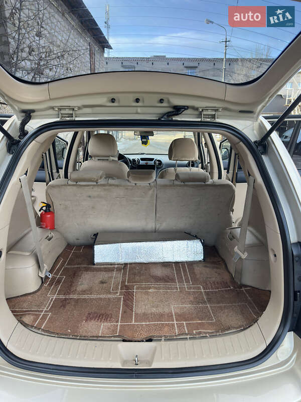 Минивэн Kia Carens 2008 в Краматорске