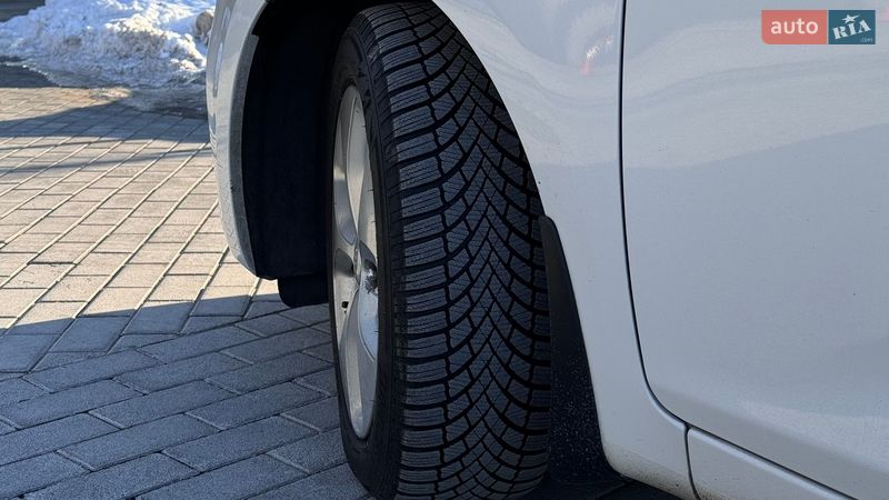 Мікровен Kia Carens 2013 в Коростені