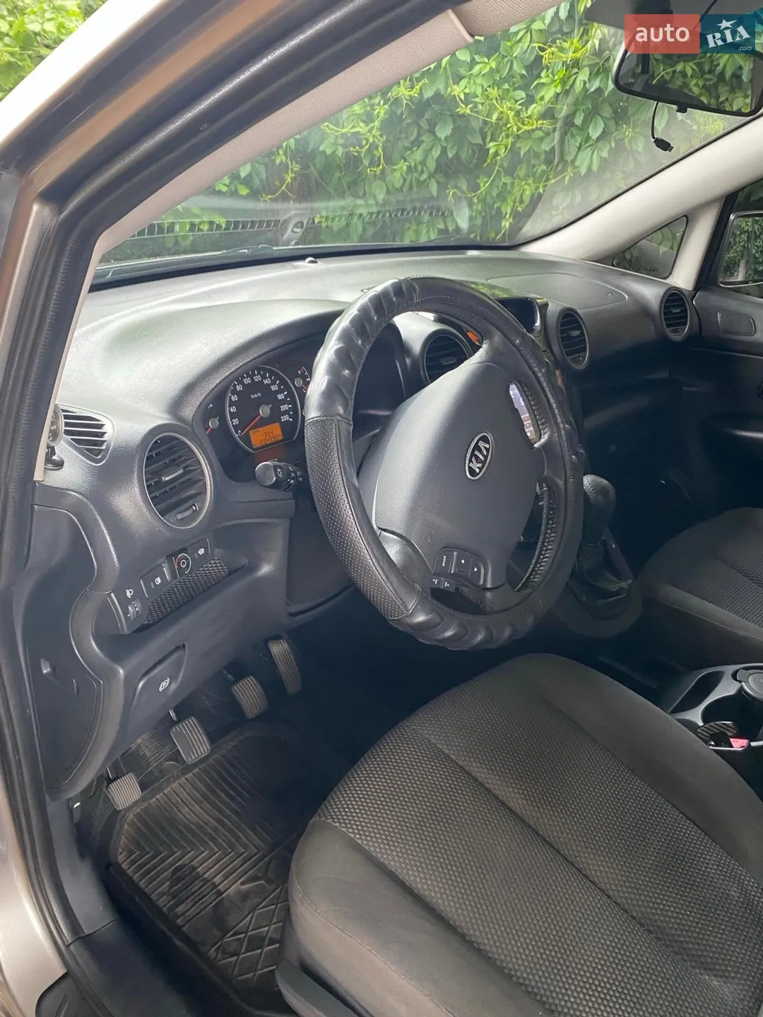 2010 Kia Carens - мініатюра 12